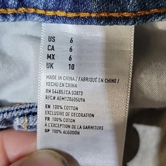 American Eagle Hi-Rise Shortie Patch Distressed Jean Shorts Womens Size 6 - Picture 9 of 10